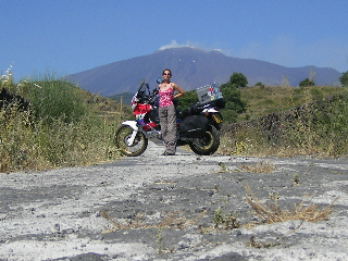 imi in front of mt etna.JPG